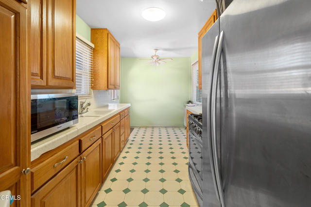 431 Eva Street, Ventura CA: https://media.crmls.org/mediaz/6ef72ab1-01db-4d4f-8a5f-be6890d74614.jpg