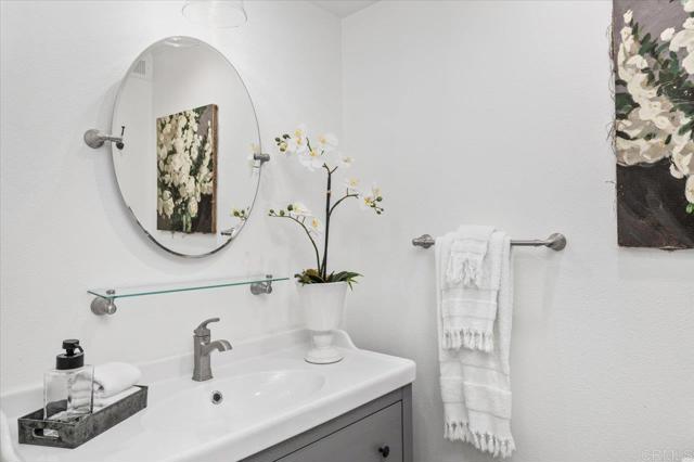 Detail Gallery Image 11 of 25 For 2535 Navarra Dr 8a,  Carlsbad,  CA 92009 - 1 Beds | 2 Baths