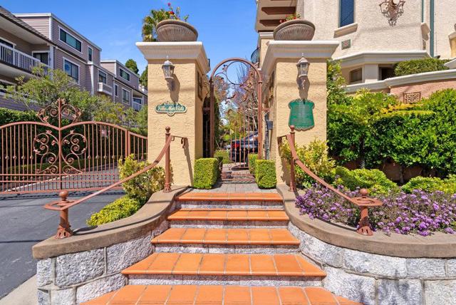 233 Villa Mar Vista, Santa Cruz CA: https://media.crmls.org/mediaz/6ef79cb8-396a-4f85-94b6-b4d2e29fd6f1.jpg