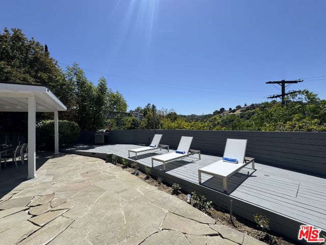 15224 Encanto Drive, Sherman Oaks CA: https://media.crmls.org/mediaz/6ef7e276-7af9-491b-b85d-8f80f852cdf6.jpg