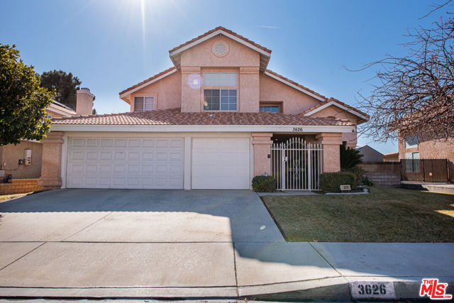 3626 W Avenue J2, Lancaster CA: https://media.crmls.org/mediaz/6ef7e551-1bc3-495d-ad24-36fa469cbf7f.jpg