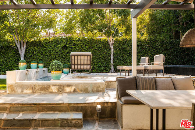 1323 Club View Drive, Los Angeles CA: https://media.crmls.org/mediaz/6ef849bf-9bc9-4be3-9596-b01f5a3cd305.jpg