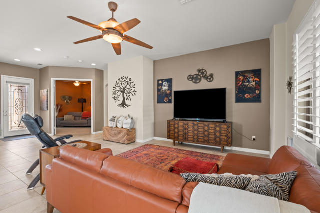 80166 Avenida Aliso, Indio CA: https://media.crmls.org/mediaz/6ef880f7-358b-4cd7-8d65-bdf78ef299c2.jpg