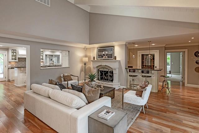 24139 Summerhill Avenue, Los Altos CA: https://media.crmls.org/mediaz/6ef89702-8633-44db-b47f-6e561eab93fa.jpg