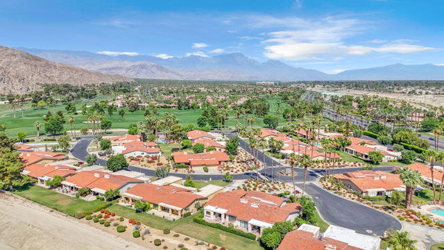 78565 Vista Del Fuente, Indian Wells CA: https://media.crmls.org/mediaz/6ef8a33c-9b8d-4e4d-97d8-07dca7bdb4e7.jpg