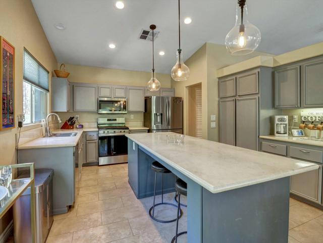 Image 3 of 30 For 69738 Kent Place