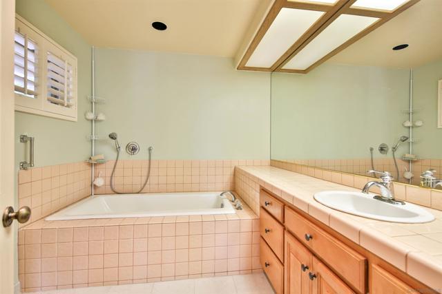 Image 34 of 39 For 181 Montezuma Dr