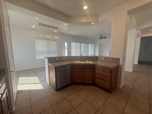 103 Romanza Lane, Palm Desert CA: https://media.crmls.org/mediaz/6ef8ec72-952a-4ff5-9274-ab3297b9d683.jpg