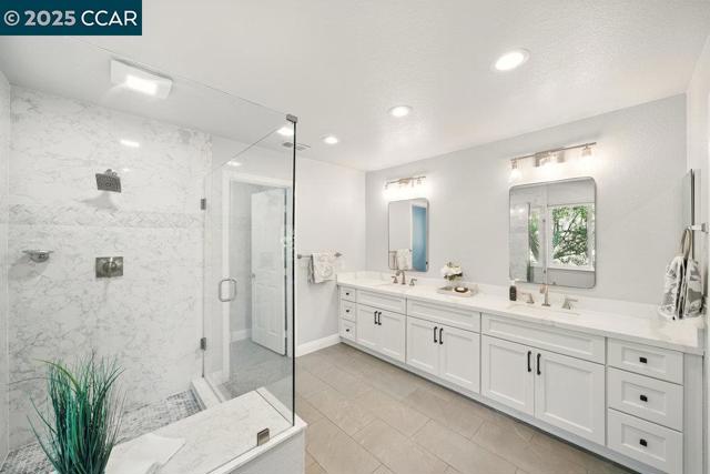 29 Blue Haven Ct, Danville CA: https://media.crmls.org/mediaz/6ef9058a-4b19-40f3-a148-8761f183cd87.jpg