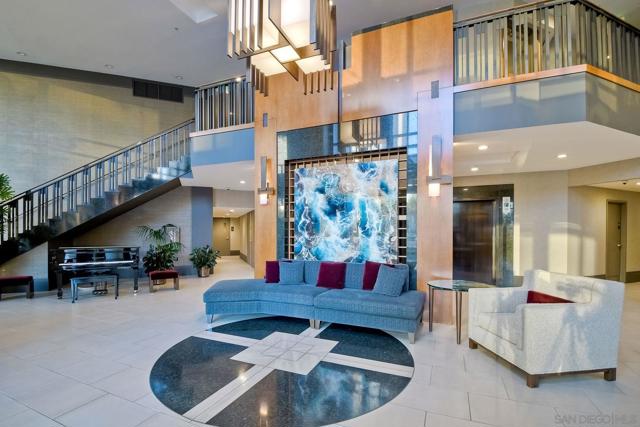 700 W Harbor Dr, San Diego CA: https://media.crmls.org/mediaz/6ef9e37f-8a4f-4771-8a6b-aa36b8602f09.jpg