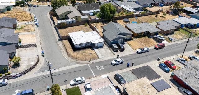 716 Williams Dr, Richmond CA: https://media.crmls.org/mediaz/6ef9e3d2-5ea1-47f5-8200-1b6f98fc1374.jpg