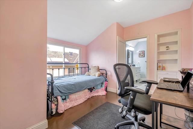 8245 Golf Links Road, Oakland CA: https://media.crmls.org/mediaz/6efaa2c1-451d-4db6-a72a-4aeff687da8a.jpg