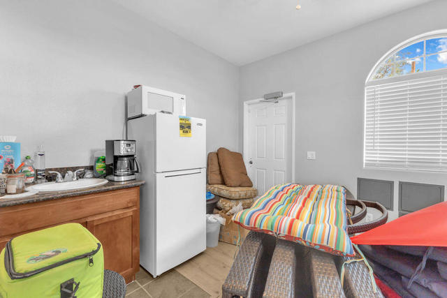 12622 Miracle Hill Road, Desert Hot Springs CA: https://media.crmls.org/mediaz/6efb3a91-6624-41f0-aec7-b0220c541e20.jpg