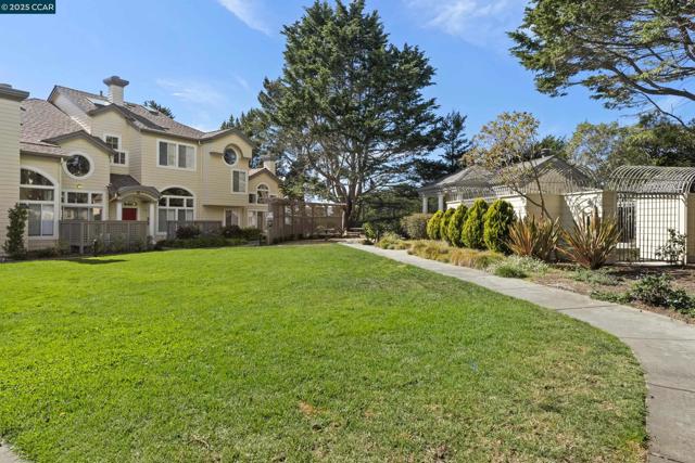 43 Patrick Way, Half Moon Bay CA: https://media.crmls.org/mediaz/6efbb889-d181-47ec-a24e-f31730241412.jpg