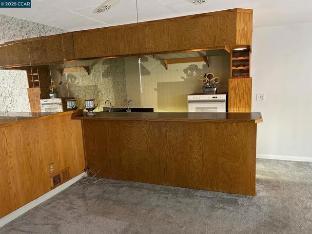 826 Veale, Martinez CA: https://media.crmls.org/mediaz/6efc356c-d44d-4c88-8c41-76729b4ed3de.jpg