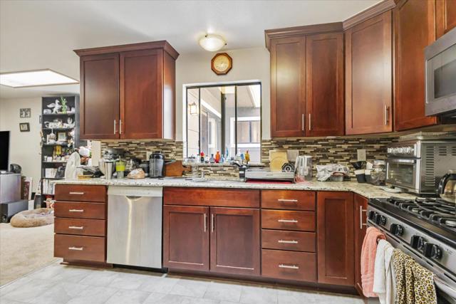 1715 Palmetto Avenue, Pacifica CA: https://media.crmls.org/mediaz/6efc7a6b-355a-4ba2-8d7e-ae3920aa3fb1.jpg