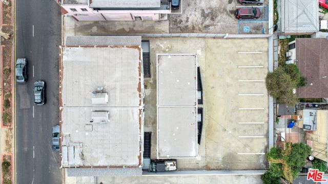 6064 Atlantic Avenue, Long Beach CA: https://media.crmls.org/mediaz/6efd3476-5827-471f-87b3-4582b196b3fb.jpg