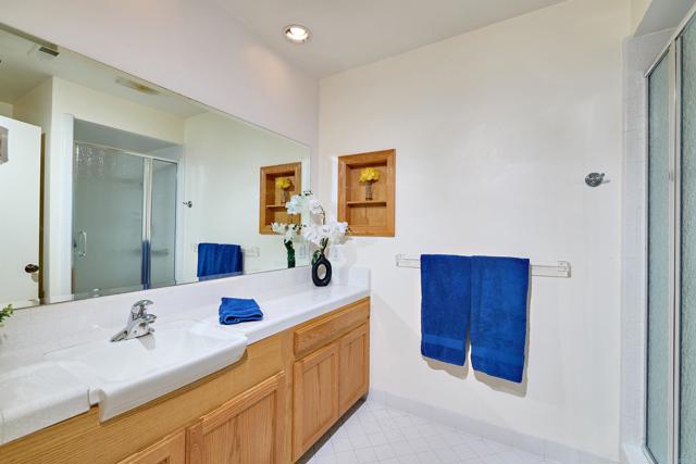 3190 Falcon Drive, Carlsbad CA: https://media.crmls.org/mediaz/6efd450f-f621-46be-81e9-061a4ccc085c.jpg