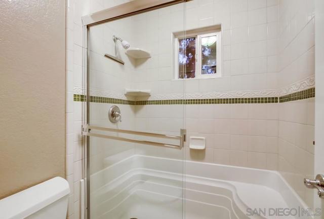 14442 Ranch Trail Drive, El Cajon CA: https://media.crmls.org/mediaz/6efd7ead-9c9e-4855-97ff-71b89881b25c.jpg