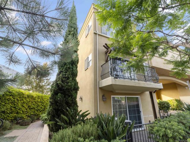 2400 Torrey Pines Rd, La Jolla CA: https://media.crmls.org/mediaz/6efdb74f-3484-40e9-88e4-02a4073576a4.jpg