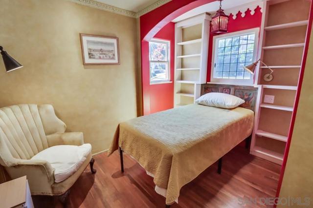 3014 Xenophon St, San Diego CA: https://media.crmls.org/mediaz/6efe7877-deba-434c-adce-ff696e1b1cfe.jpg