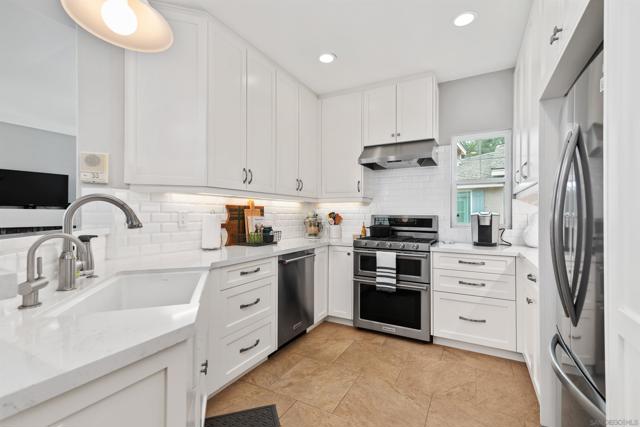 12029 World Trade Dr Unit 2, San Diego CA: https://media.crmls.org/mediaz/6efed7fa-2895-4ffa-86ad-d3ab8e60c542.jpg