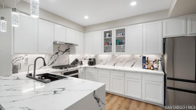 Image 4 of 31 For 8301 Rio San Diego Dr  7