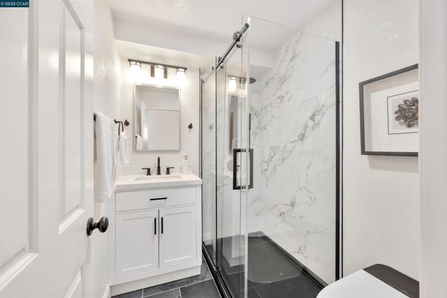 4 Benedita Pl, Moraga CA: https://media.crmls.org/mediaz/6efeede5-0a16-41e4-a597-7a323f06b17a.jpg