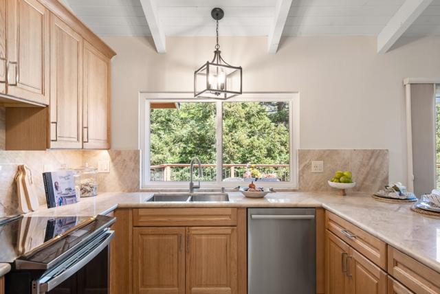 17151 Parkview Drive, Morgan Hill CA: https://media.crmls.org/mediaz/6eff1a86-f14c-4272-b500-609902d3bb68.jpg