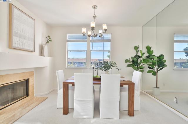 11030 Via Sorrento, Cupertino CA: https://media.crmls.org/mediaz/6effad75-0def-4e0e-acc7-35b526fc70f5.jpg