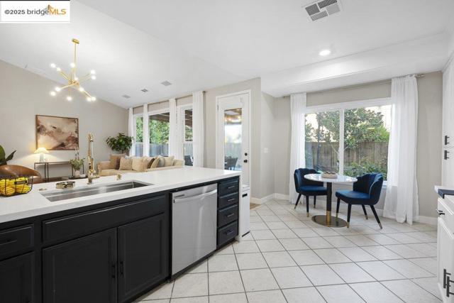 1030 Orchid Dr, Brentwood CA: https://media.crmls.org/mediaz/6f0114c7-8596-45e7-b719-e3b9dfb6c8fd.jpg