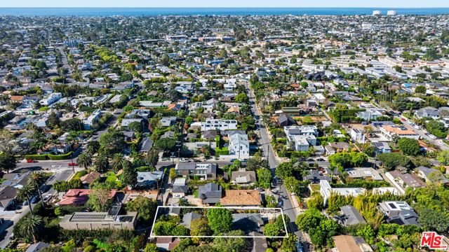 1314 Palms Boulevard, Venice CA: https://media.crmls.org/mediaz/6f0264f1-abaf-4359-ad0e-a78685a8080d.jpg