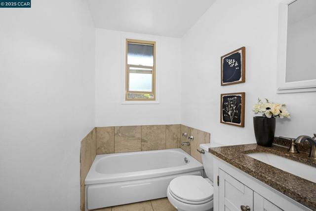 3189 Fitzpatrick Dr, Concord CA: https://media.crmls.org/mediaz/6f02a620-d771-4389-8b8f-2f8363afd613.jpg