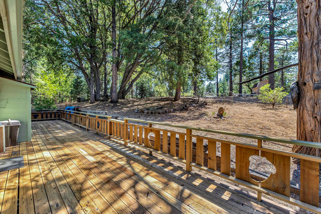 52551 Pine Ridge Road, Idyllwild CA: https://media.crmls.org/mediaz/6f030f03-e876-4185-bd06-5e74fc5dfb0d.jpg