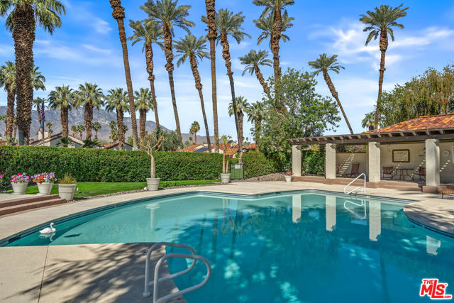 62 Calle Solano, Rancho Mirage CA: https://media.crmls.org/mediaz/6f032bb5-53c5-418f-bf1d-6342b6b9ca91.jpg