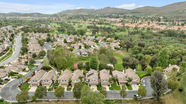 645 Overlook Road, Simi Valley CA: https://media.crmls.org/mediaz/6f033939-49fa-4b10-9dc7-e9718d5a42a7.jpg