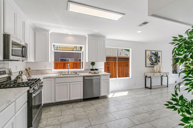 770 Babbs Creek Drive, Gilroy CA: https://media.crmls.org/mediaz/6f0369a8-1b24-4a1b-a712-ff858e5892b4.jpg