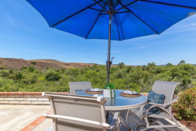 5188 Weymouth Way, Oceanside CA: https://media.crmls.org/mediaz/6f03cda9-4263-4295-b7d0-3623e3a36af9.jpg
