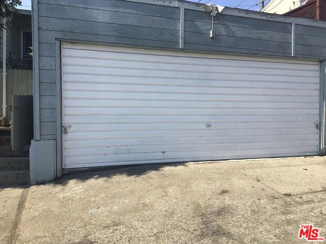 3734 Sawtelle Boulevard, Los Angeles CA: https://media.crmls.org/mediaz/6f03fee5-7721-44d7-a423-a7f0c40530f1.jpg