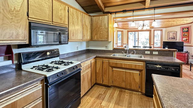 26748 Mcmahan, Idyllwild CA: https://media.crmls.org/mediaz/6f040c61-caef-418f-b185-ab57463ff53a.jpg
