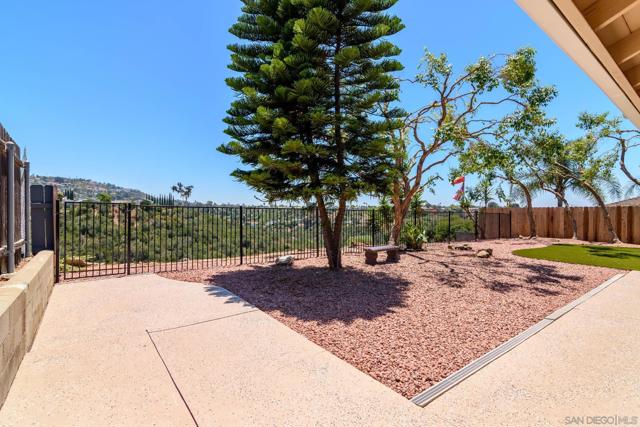 5805 Laramie Way, San Diego CA: https://media.crmls.org/mediaz/6f040d53-6273-4e89-a99a-f583893a52aa.jpg