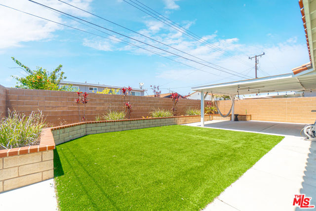 24613 Neptune Avenue, Carson CA: https://media.crmls.org/mediaz/6f046b3a-76a8-49a1-bab8-943329ac5490.jpg