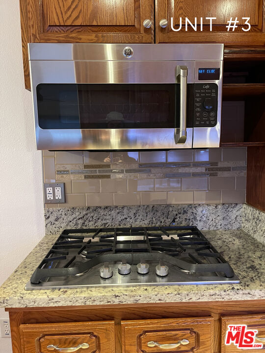 938 20th Street, Santa Monica CA: https://media.crmls.org/mediaz/6f046f4e-971c-490c-aaa7-70c48f1f9342.jpg