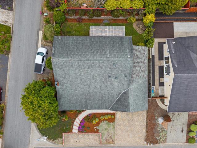 1 Le Havre Place, Half Moon Bay CA: https://media.crmls.org/mediaz/6f04ff59-d23b-480c-a07d-89abe6427695.jpg