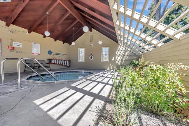 29270 Sandburg Way, Hayward CA: https://media.crmls.org/mediaz/6f057348-cb95-402b-896a-976cf57d4442.jpg