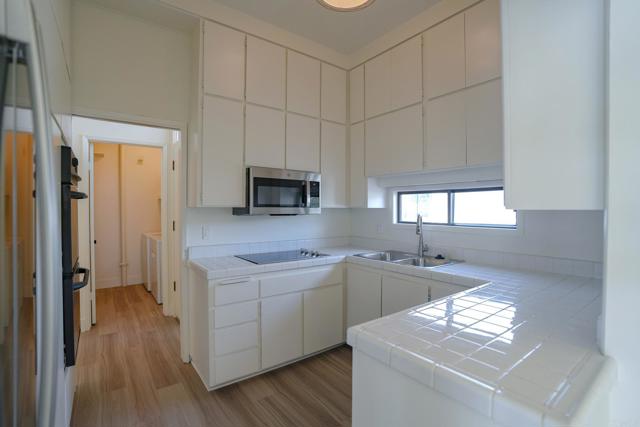 Detail Gallery Image 6 of 25 For 2130 Vallecitos #442,  La Jolla,  CA 92037 - 2 Beds | 2 Baths