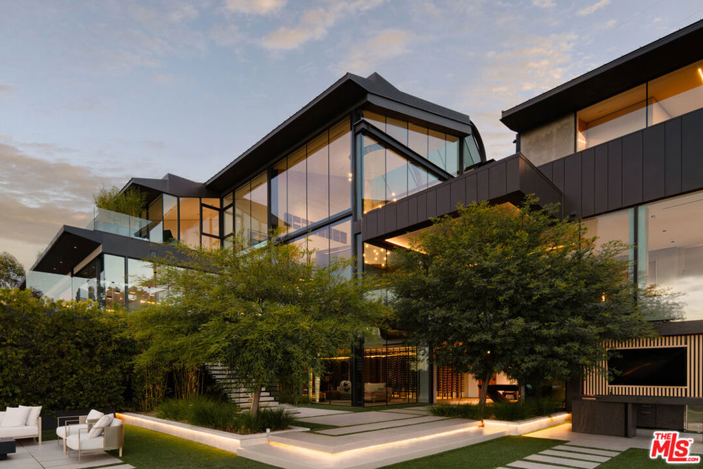 1853 Bel Air Road — architectural residence