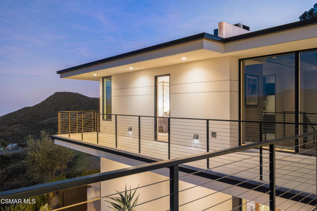 33433 Decker School Road, Malibu CA: https://media.crmls.org/mediaz/6f0716c0-b2a8-4192-b54d-0f16839989bf.jpg