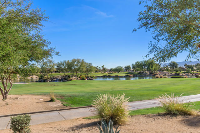 01C03D18-221F-4BAE-80CA-4DCFCFC42E2A