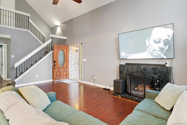 2714 Crownridge Ln, Spring Valley CA: https://media.crmls.org/mediaz/6f07964a-b49a-42f3-8a05-b9ea338326f2.jpg